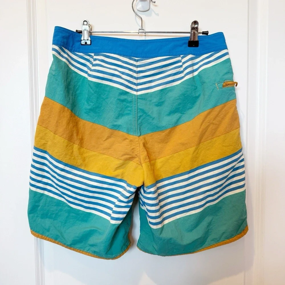 Patagonia Mens Wavefarer Board Shorts Size 30 Bold Stripes Summer Swim Vacation